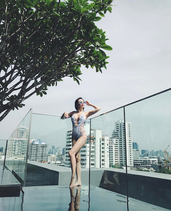 Hinh anh Nhung lan dap tra du luan khi bi 'giao huan' vi mac do goi cam cua Toc Tien