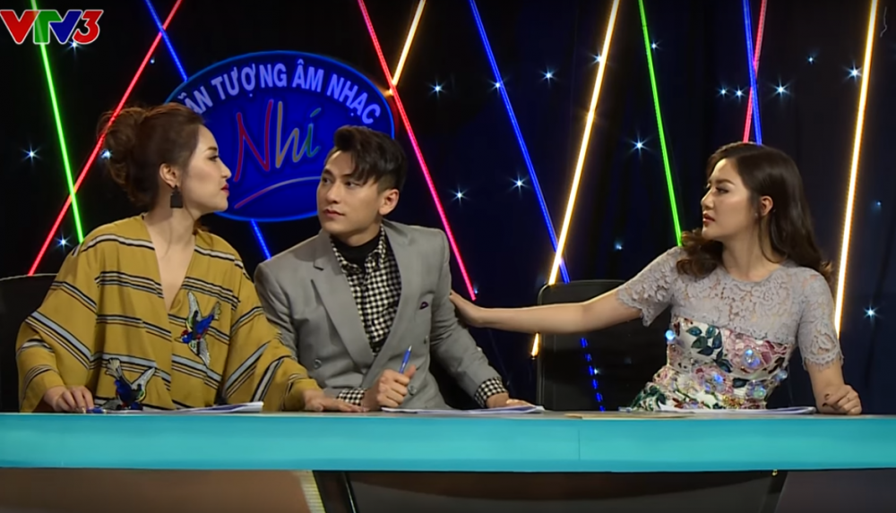 Hinh anh Van Mai Huong bi 'nem da' khi lien tuc lan luot Bich Phuong tren ghe nong 4