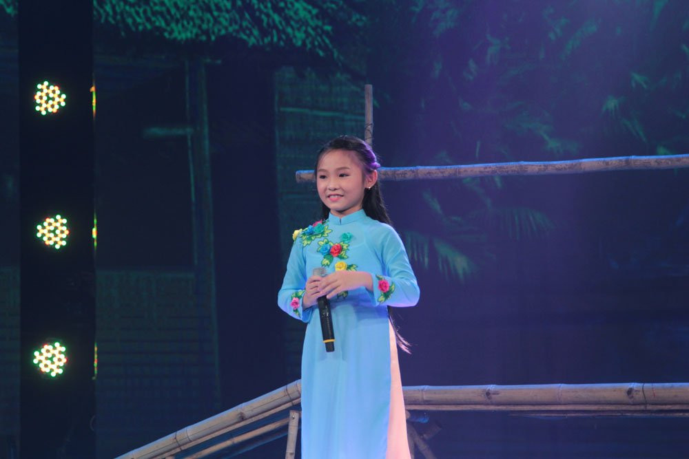 Hinh anh ‘Dam Vinh Hung nhi’ hat dan ca khien Cam Ly, Quang Linh ‘het hon’ 5