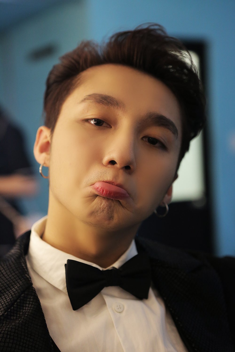 Hinh anh Lam viec lien tuc hon 18 tieng dong ho, Son Tung M-TP van soi noi treu dua