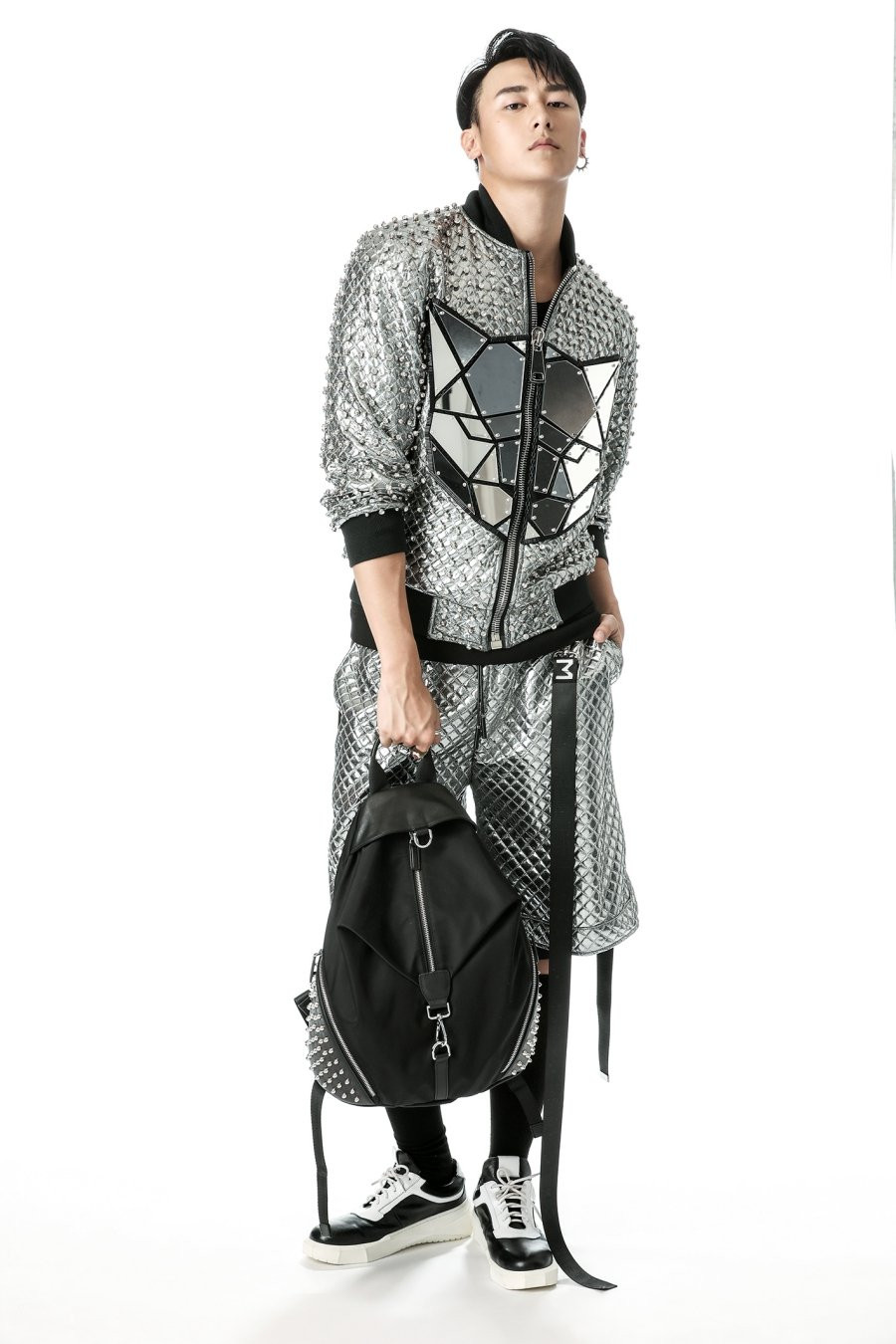 Hinh anh Rocker Nguyen ca tinh trong thiet ke cua Chung Thanh Phong 3