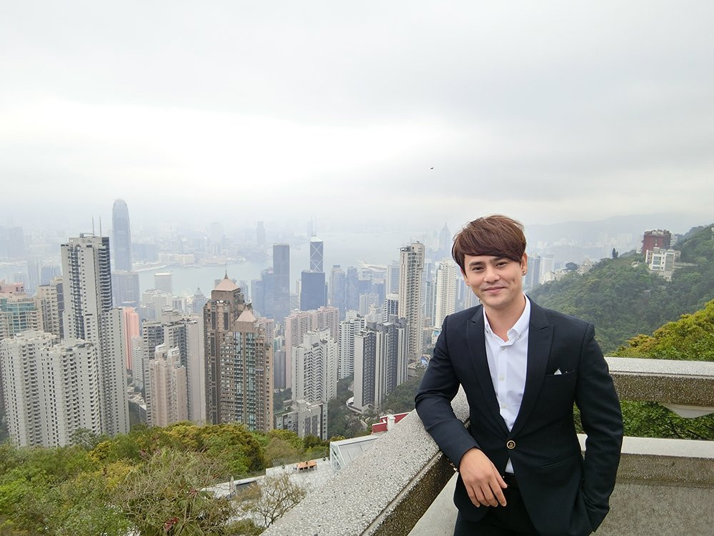 Hinh anh Ung Dai Ve nho dao dien quay phim cho Luu Duc Hoa thuc hien MV moi 3