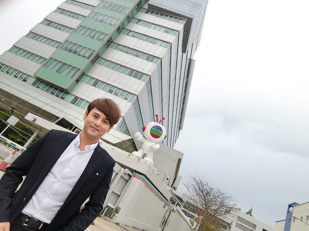 Hinh anh Ung Dai Ve nho dao dien quay phim cho Luu Duc Hoa thuc hien MV moi 3