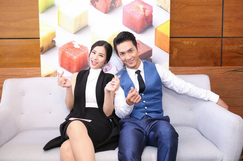 Hinh anh ‘Chan’ xuat hien ben canh Dong Nhi, Ong Cao Thang ‘mai moi’ trai dep cho ban gai? 7