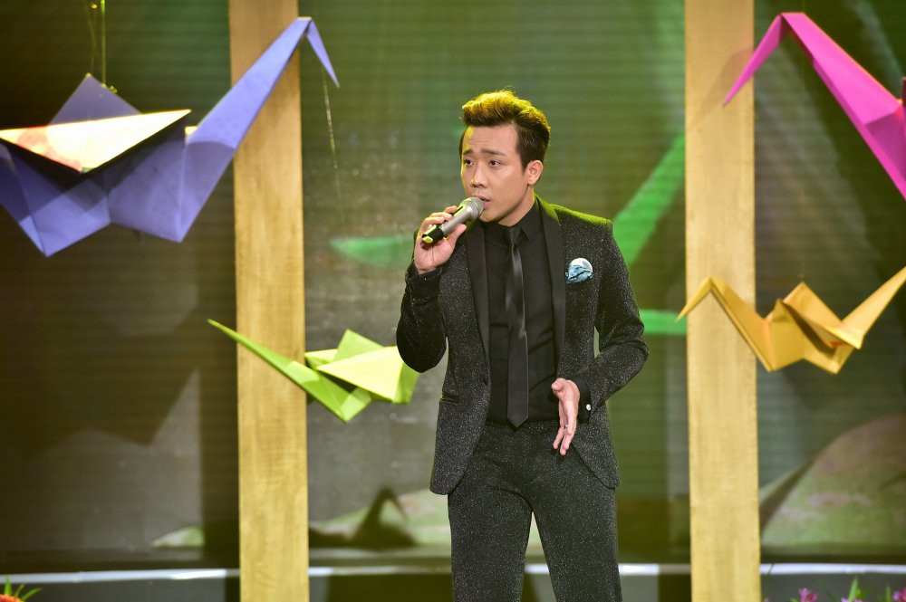 Hinh anh Ba me Tran Thanh bat khoc khi xem con hat 5