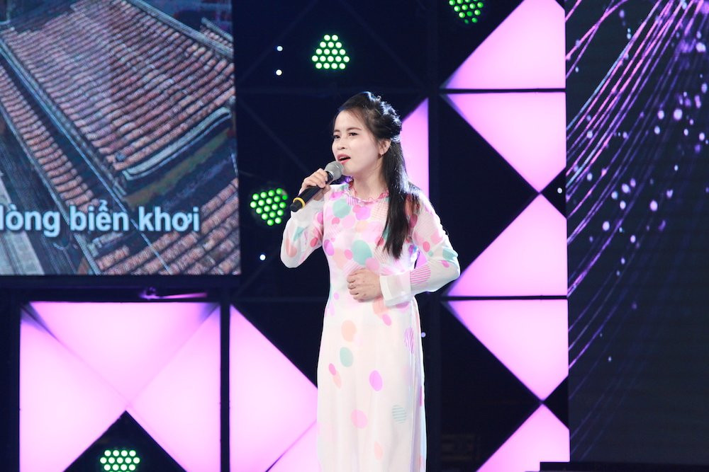 Hinh anh Truc tiep Hat mai uoc mo tap 4: Cam Ly khoc het nuoc mat vi 1 ban sinh vien 7