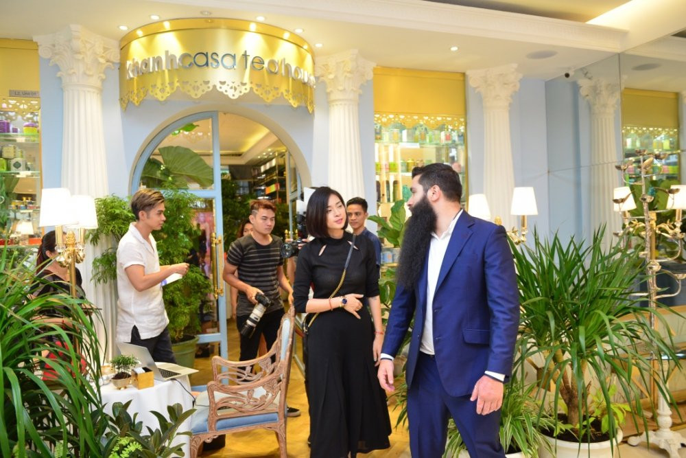 Hinh anh Dao dien phim Kong: ‘Voi toi, Ngo Thanh Van rat khac biet’