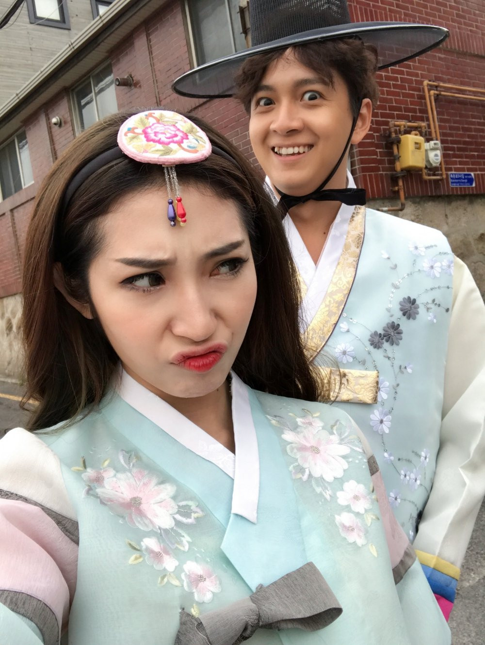 Hinh anh Ngo Kien Huy – Khong Tu Quynh sieu dang yeu khi quay MV tai Han Quoc 7