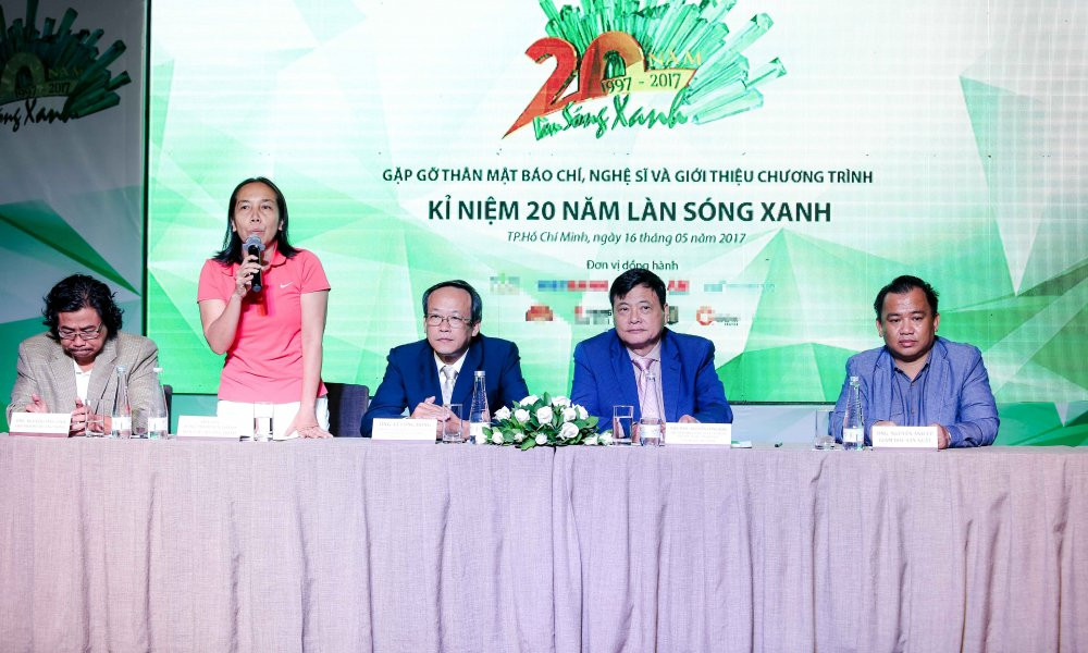 Hinh anh Phuong Thanh boi hoi xuc dong nho lai thuo moi vao nghe hat tai ‘Lan song xanh’ 5