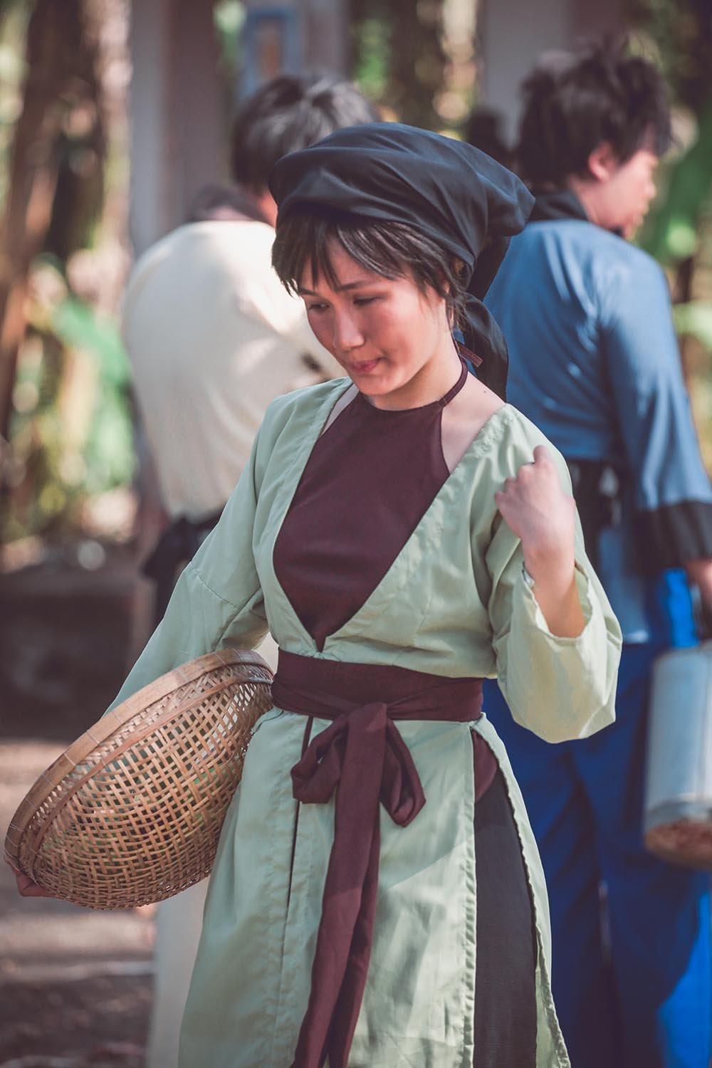 Hinh anh Cu dan mang ‘truy tim’ co gai tung MV ‘Lac troi’ dang gay sot