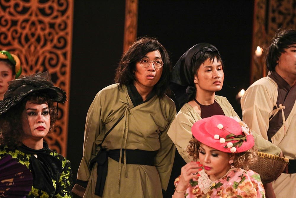 Hinh anh Cu dan mang ‘truy tim’ co gai tung MV ‘Lac troi’ dang gay sot