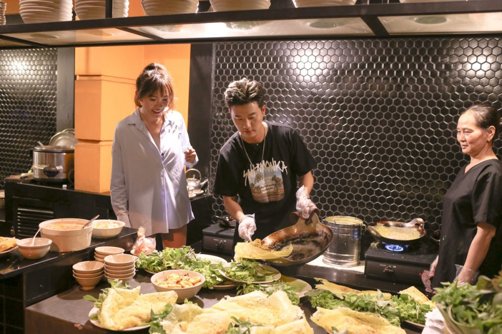 Hinh anh Hari Won thi do banh xeo cung rapper Han Quoc Basick 4