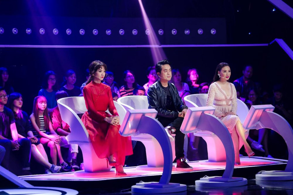 Hinh anh Ho Quynh Huong nhan minh tre hon Hari Won vi chua co chong 3