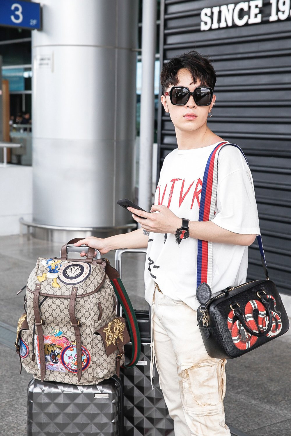 Hinh anh Kelbin Lei dien do hieu tram trieu sang Dai Loan du su kien cua Gucci