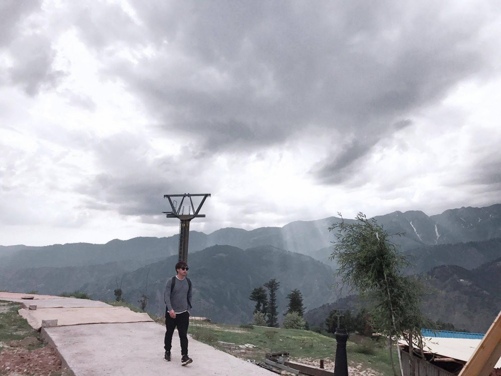 Hinh anh Bao Anh ban di dien xa, Ho Quang Hieu mot minh du ngoan Pakistan