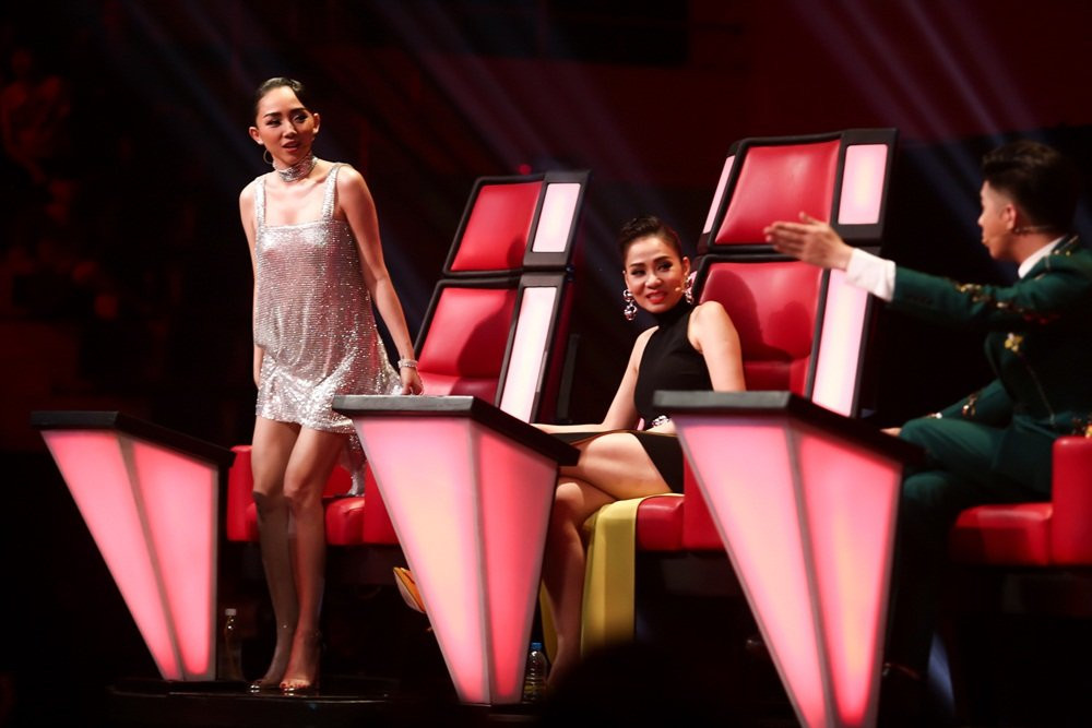 Hinh anh ‘Da tai da mat’ khi Dong Nhi cung hoc tro khuay dong san khau Giong hat Viet 2017 7