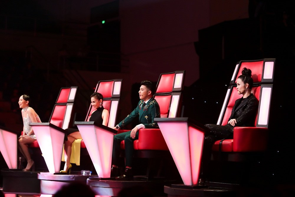 Hinh anh ‘Da tai da mat’ khi Dong Nhi cung hoc tro khuay dong san khau Giong hat Viet 2017 7