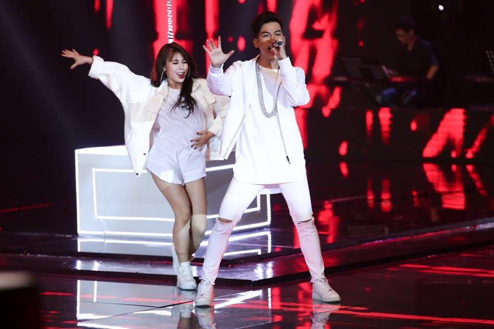 Hinh anh ‘Da tai da mat’ khi Dong Nhi cung hoc tro khuay dong san khau Giong hat Viet 2017 9