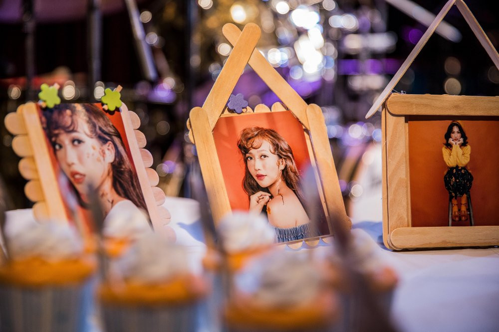 Hinh anh Dieu Nhi muon hit cua Dong Nhi thay loi cam on fan