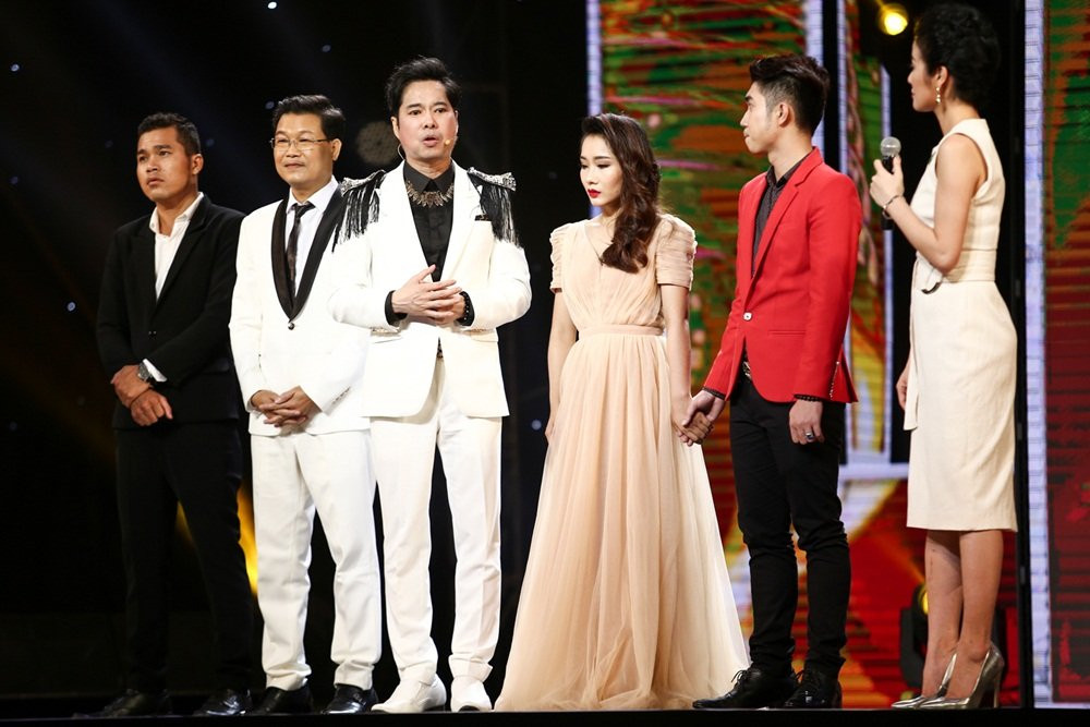 Hinh anh Quang Le khoc nhu mua, nho ve cha khi hoc tro Ngoc Son hat 'Dao lam con' 11