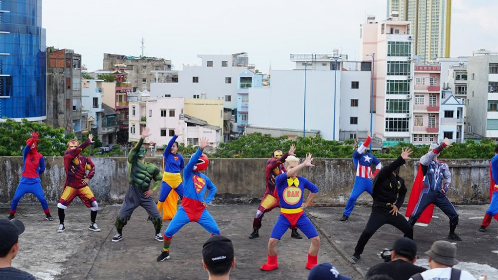 Hinh anh Hoai Linh co van kich ban cho MV cua Bao Kun 5