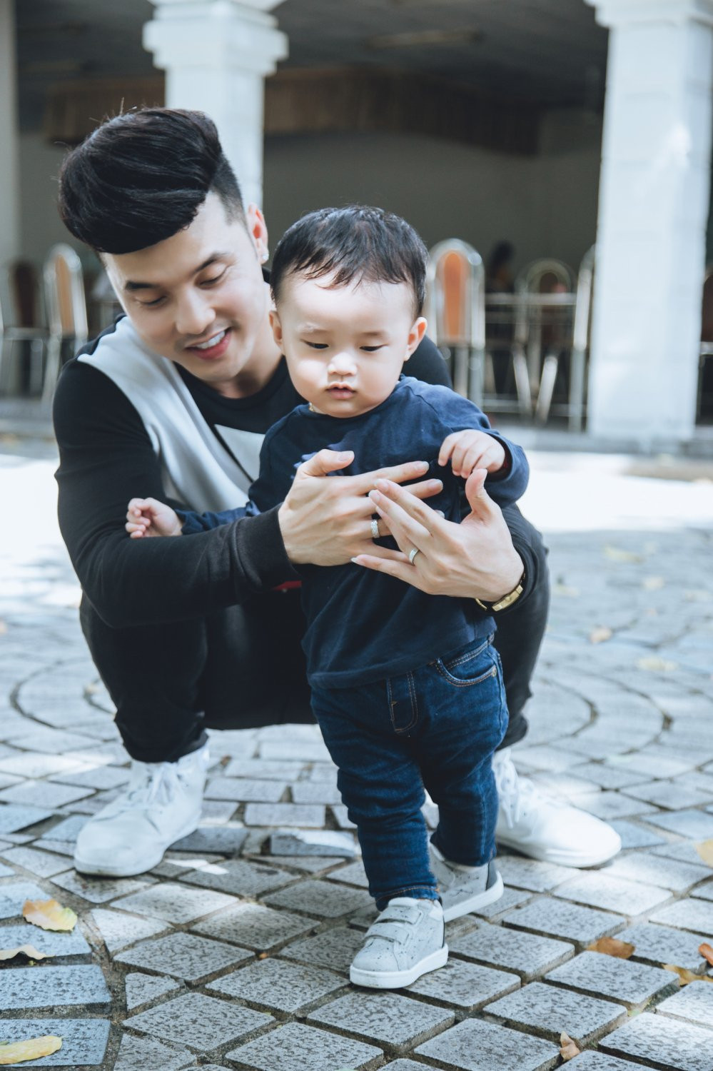 Hinh anh Bo con Ung Hoang Phuc sieu dang yeu trong loat anh moi