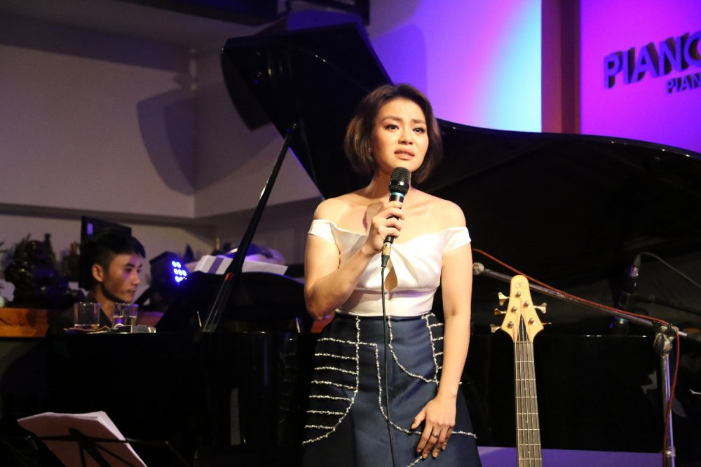 Hinh anh Hai Yen Idol giu loi hua voi fan, thuc hien dem nhac tai Hue 5