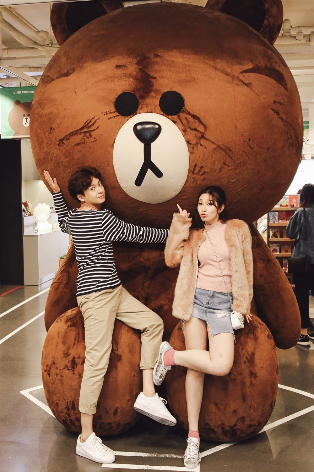 Hinh anh Ngo Kien Huy – Khong Tu Quynh ra mat MV nhat ki du lich 7