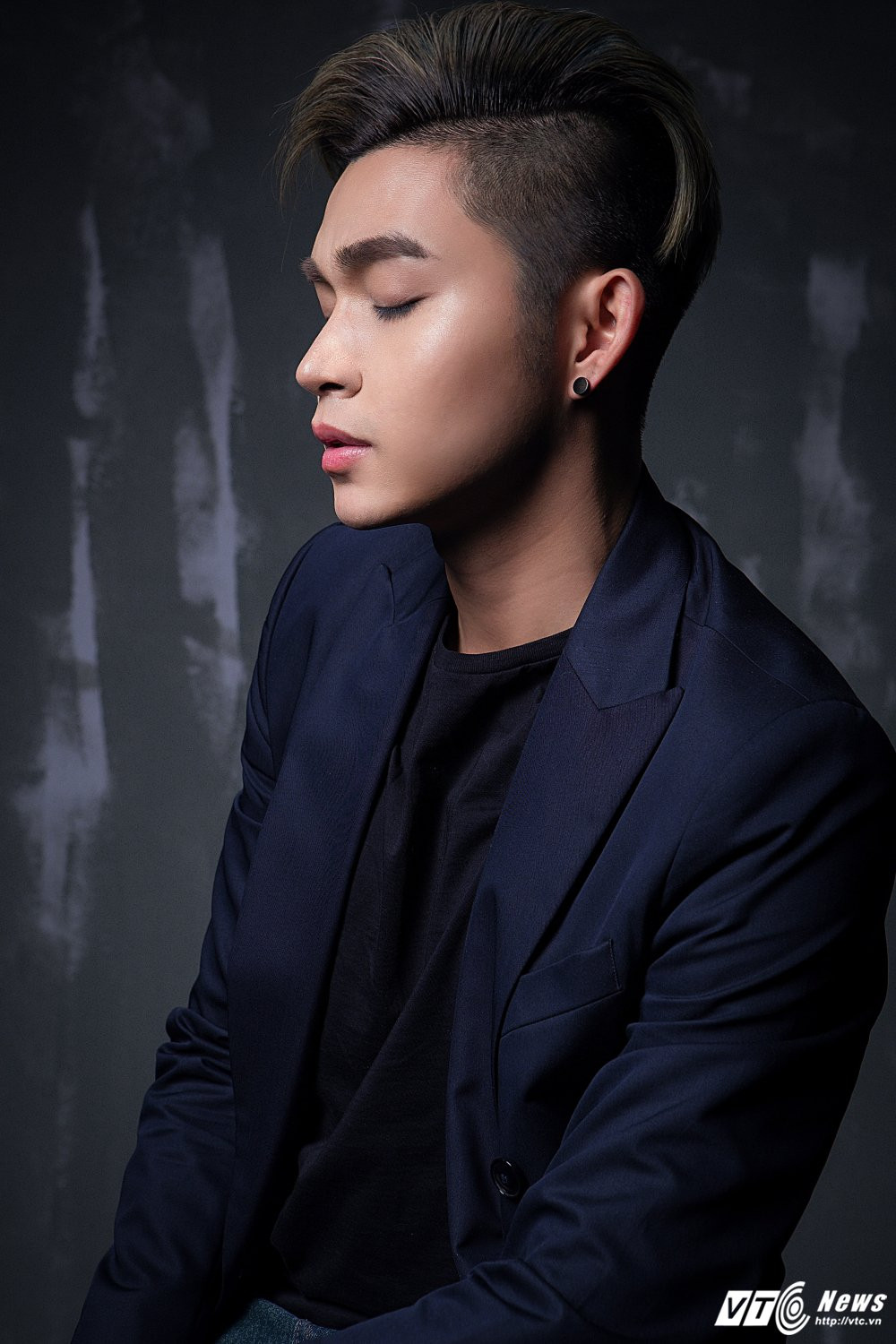 Hinh anh Jun Pham: ‘Toi khong len san khau chi de gia gai va lam tro dien khung’ 3