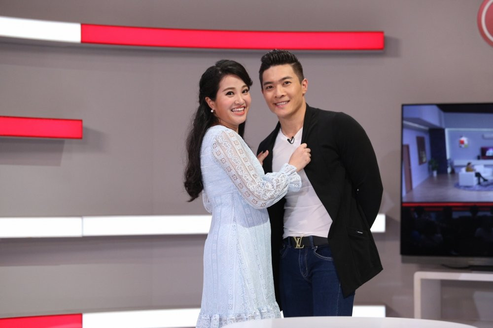 Hinh anh Vo nghe si xiec Quoc Co roi nuoc mat ke chuyen sinh con khong co chong 3