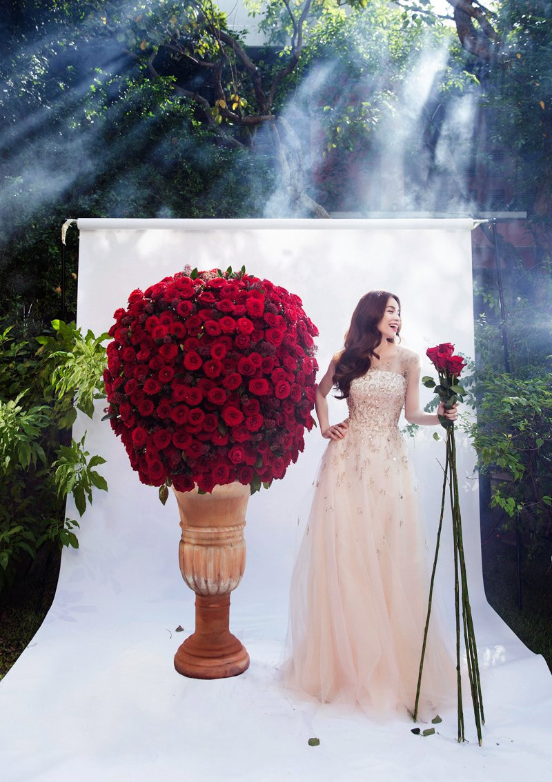 Hinh anh Ho Ngoc Ha kieu sa giua thien nhien hu ao