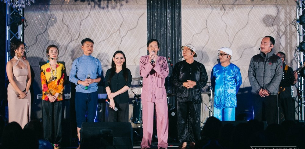 Hinh anh Phi Nhung, Ho Van Cuong dien ao dai song ca tai Uc 7