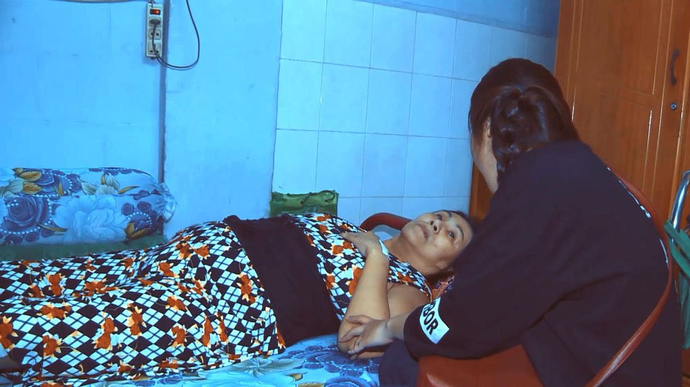 Hinh anh Truc tiep Hat mai uoc mo tap 6: Cat Phuong nghen ngao vi nguoi me ngoi xe lan 3