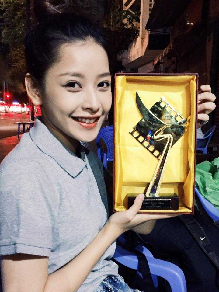 chi-pu-khoe-canh-dieu-vang-47a99-0926 14