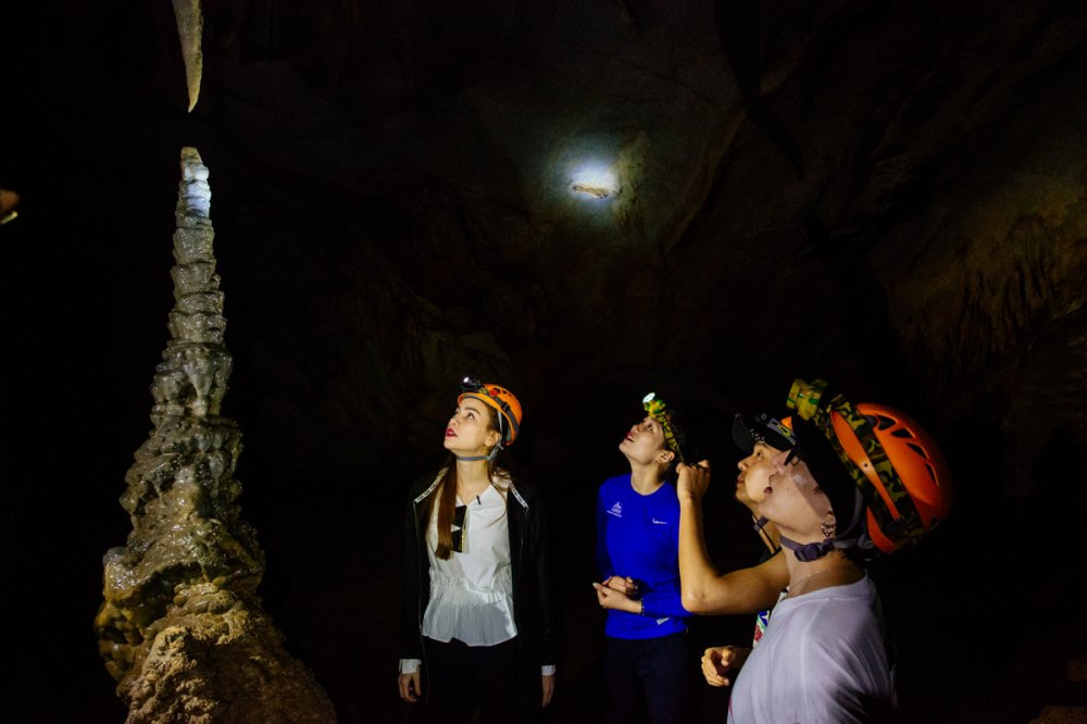 02 HO NGOC HA - BASICK - CHAU DANG KHOA KHAM PHA DONG THIEN DUONG (8) 5