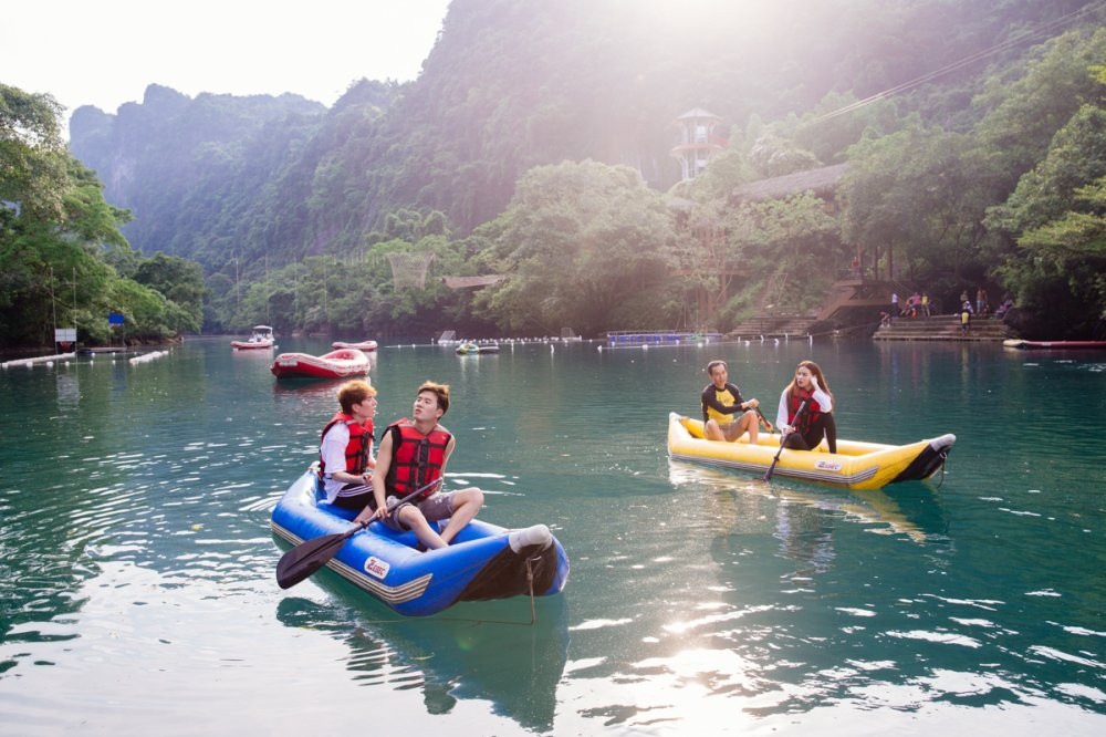 05 HO NGOC HA - BASICK - CHAU DANG KHOA CHEO THUYEN KAYAK (4) 9