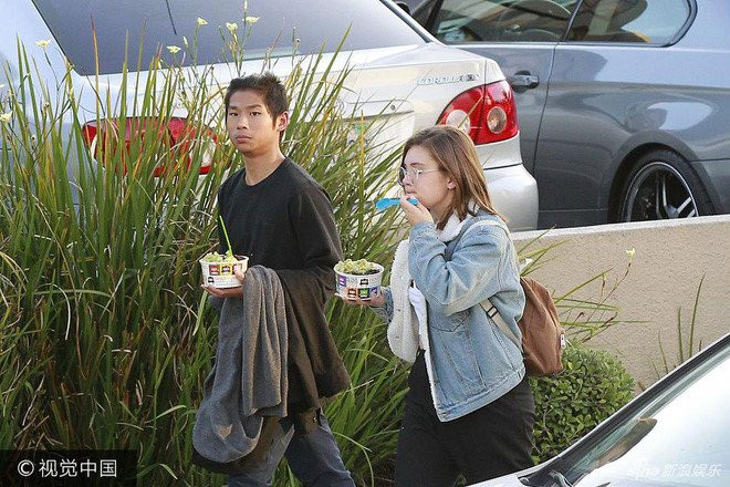 Pax Thien chung chac ben cac ban gai hinh anh 4