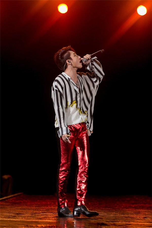 20170705-095610-do-don-tung_600x900 5