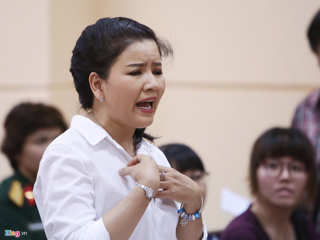 Nhieu nghe si den ung ho, Ngoc Trinh khoc trong phien xu thu 4 hinh anh 7