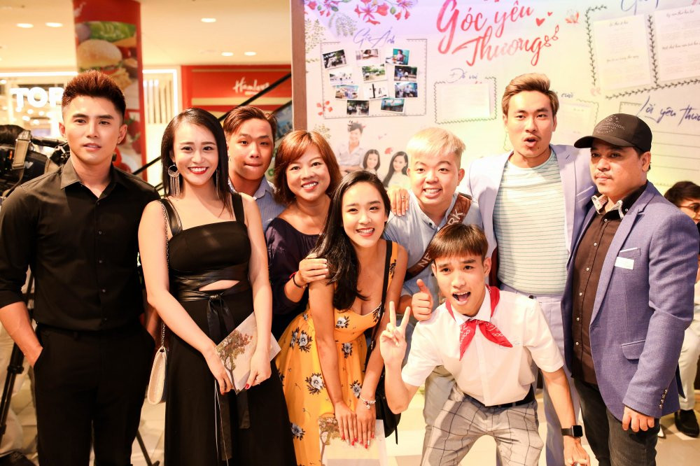 Dan dien vien Em chua 18