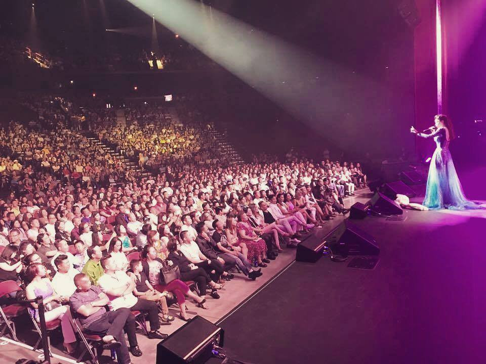 HO NGOC HA TAI DALLAS - DEM DIEN FULL CHO NGOI 9