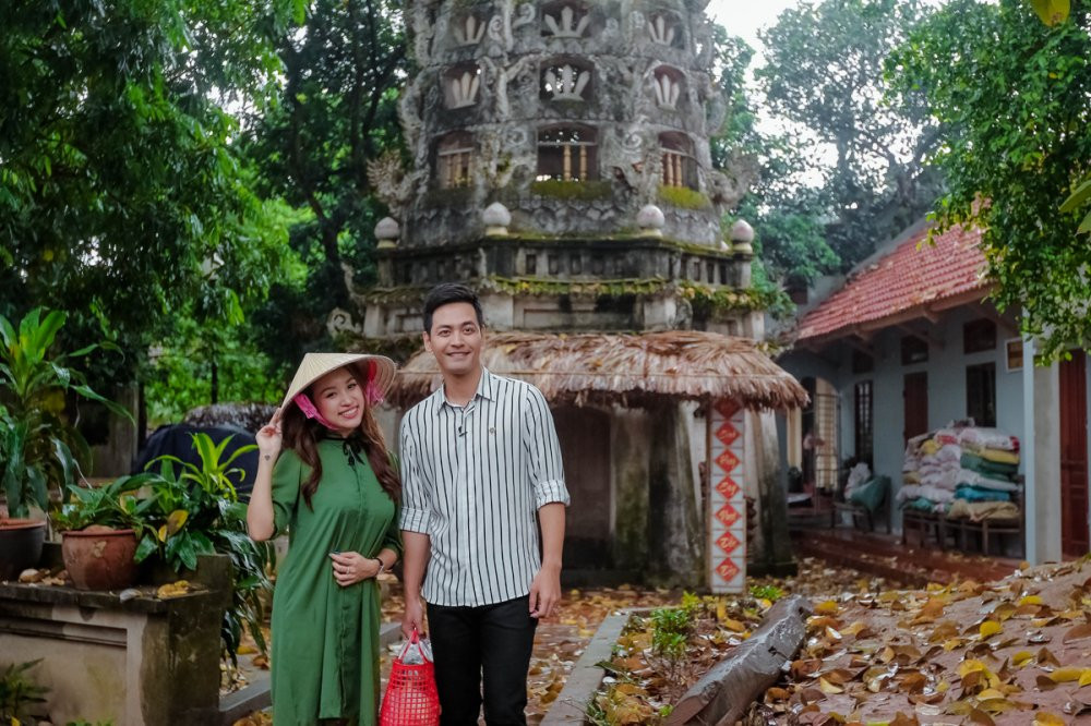 03 PHAN ANH & VAN HUGO CHUP ANH TAI CHUA MIA (1) 7