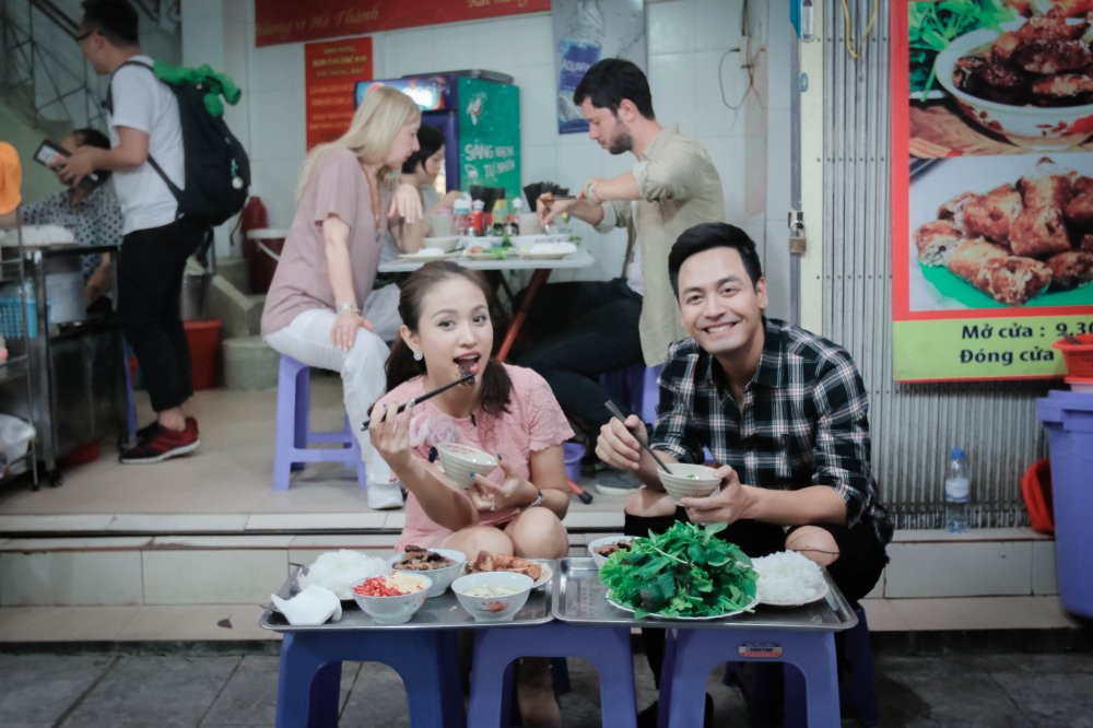 09 PHAN ANH & VAN HUGO THUONG THUC BUN CHA HANG MANH 8