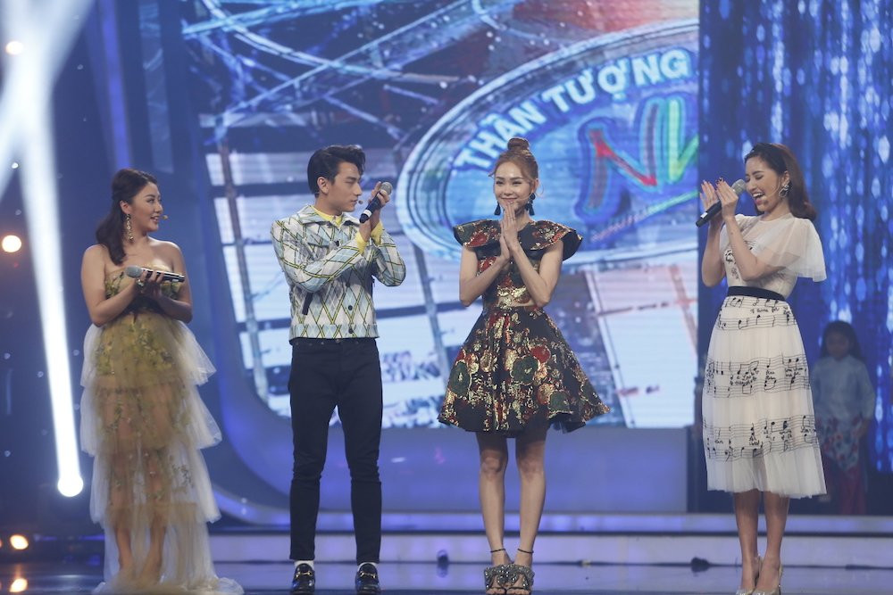 4 GIAM KHAO VAN MAI HUONG, ISSAC, MINH HANG, BICH PHUONG