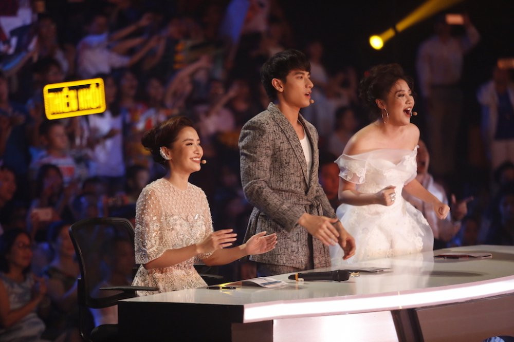 BGK phan khich truoc phan trinh dien cua Thien Khoi 2