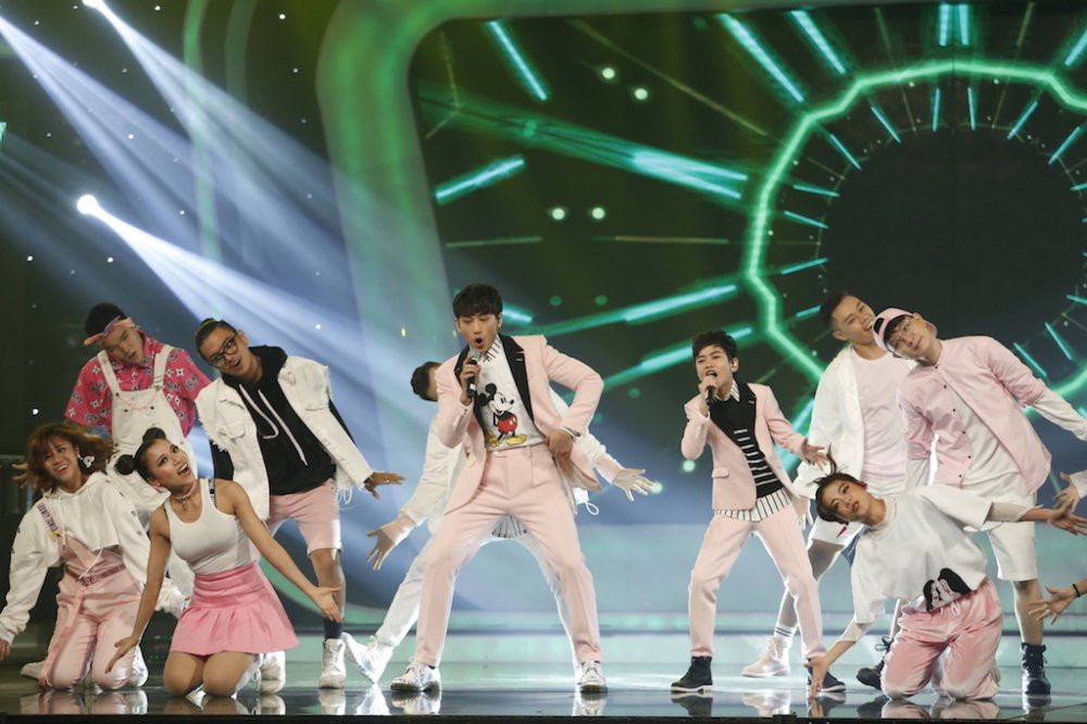 Phan song ca cua Isaac va Quoc Dat - 1 5