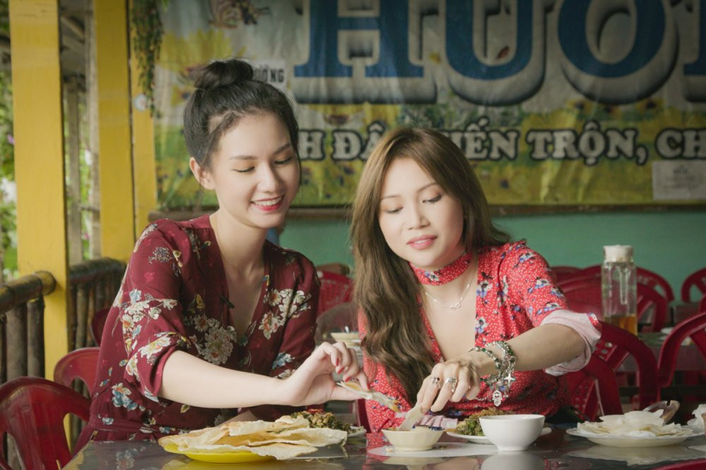 02 SI THANH - QUYNH CHI THUONG THUC CAC MON AN TU HEN, TAI LANG HEN CAM NAM (1)