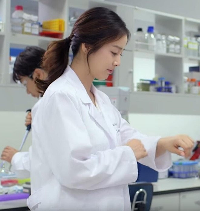 Kim Tae Hee mang bau 7 thang van miet mai kiem tien hinh anh 1