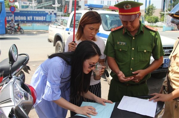 20170906-095619-ngoc-lan-blogtamsuvn01_600x395 3