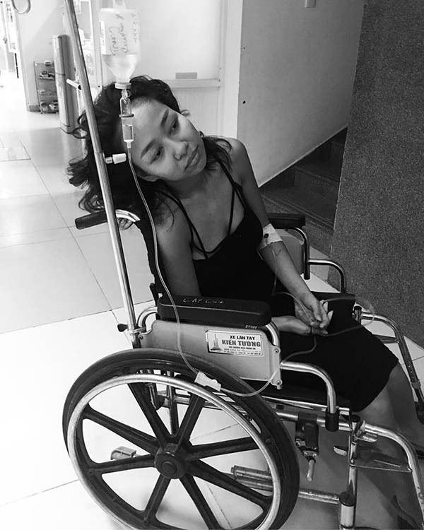 thao-trang-xau-la-khien-fan-lo-lang-vi-nhap-vien-khong-ro-nguyen-nhan-21192401_10155715410312390_6188396981387407411_n-1504079969-width600height750 8